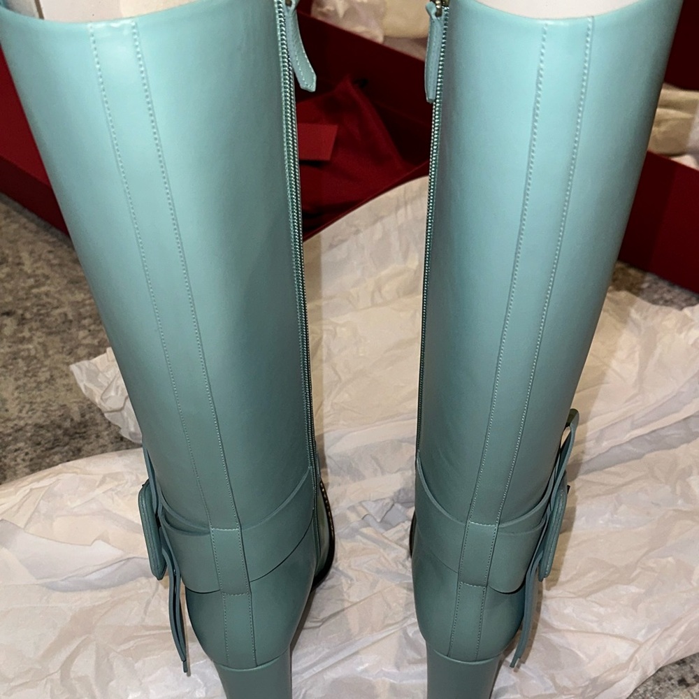 54. RARE Valentino Garavani Buckle-Embellished Leather Knee Boot - Picture 8 of 16
